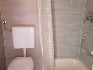 Neue Dusche und WC