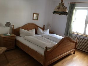 23898105-Ferienwohnung-6--300x225-1