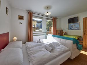 23898322-Ferienwohnung-2--300x225-1