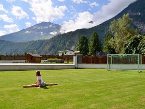 Ferienhaus Tirol - privater Fußballplatz nebenan