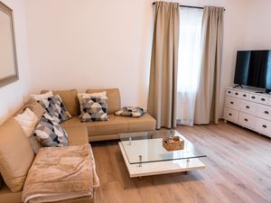 23587075-Ferienwohnung-6--300x225-0