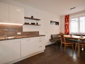 23975606-Ferienwohnung-6--300x225-4