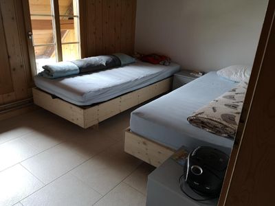 Schlafzimmer 2 mit zwei Einzelbetten
