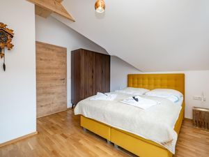 23895087-Ferienwohnung-5--300x225-5