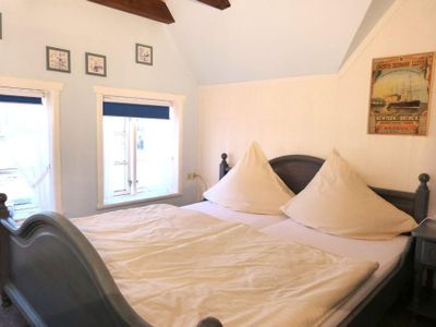 Doppelbettschlafzimmer in der Ferienwohnung Diiwholt in Süddorf auf Amrum