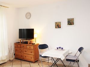 23472600-Ferienwohnung-4--300x225-5