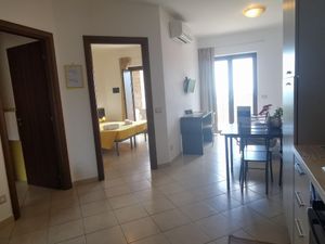 23680092-Ferienwohnung-4--300x225-2