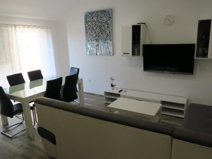 22438531-Ferienwohnung-8--300x225-5