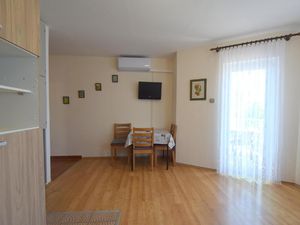 19275546-Ferienwohnung-3--300x225-1