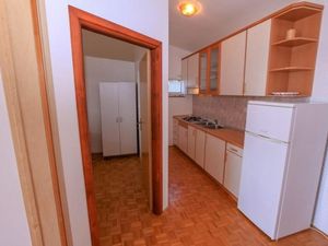 23503169-Ferienwohnung-4--300x225-5