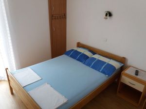 23393354-Ferienwohnung-6--300x225-1