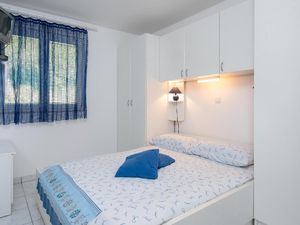 23381553-Ferienwohnung-4--300x225-5