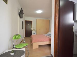 23649075-Ferienwohnung-2--300x225-2