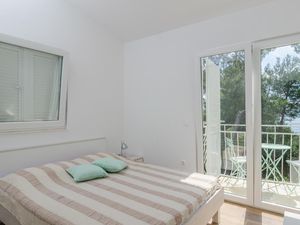 23297375-Ferienwohnung-5--300x225-1