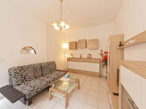 23318386-Ferienwohnung-2--300x225-1