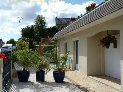 Außenansicht mit Terrasse
