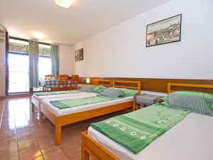 23658147-Ferienwohnung-4--300x225-5