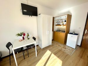 23466980-Ferienwohnung-3--300x225-4