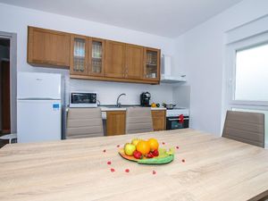 22453379-Ferienwohnung-5--300x225-1