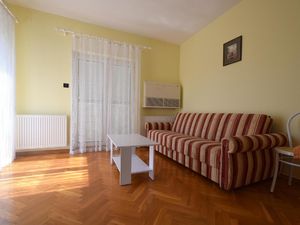 23665019-Ferienwohnung-5--300x225-3