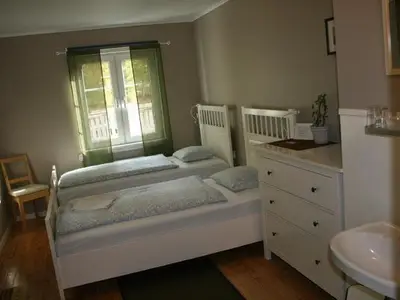 Schlafzimmer Nr. 2 mit zwei Einzelbetten