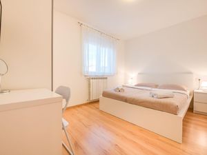 23686325-Ferienwohnung-5--300x225-3