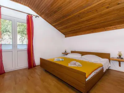 Ferienwohnung für 2 Personen (25 m²) in Zastražišće 9/10