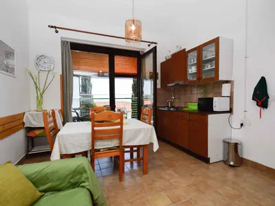 Ferienwohnung für 4 Personen (40 m²) in Duga Uvala 7/10