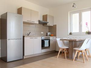 22440241-Ferienwohnung-4--300x225-1