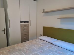 23894153-Ferienwohnung-4--300x225-5