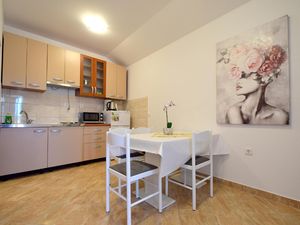 23167973-Ferienwohnung-2--300x225-1