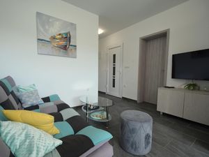 23675215-Ferienwohnung-5--300x225-3