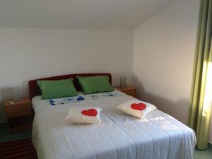 23540250-Ferienwohnung-3--300x225-1