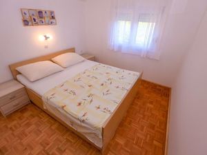 23503115-Ferienwohnung-4--300x225-2