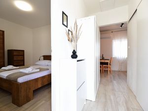 23676312-Ferienwohnung-3--300x225-1