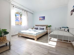 23939320-Ferienwohnung-6--300x225-5