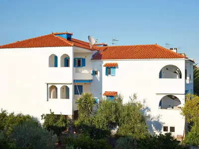 Außenansicht des Gebäudes. Das Haus, Westseite