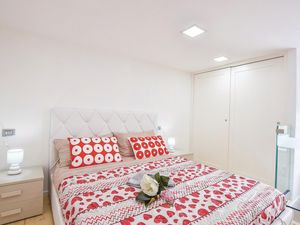 23739970-Ferienwohnung-4--300x225-2