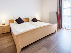 23011535-Ferienwohnung-6--300x225-1