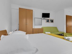 23974355-Ferienwohnung-3--300x225-4