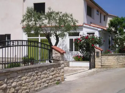 Außenansicht des Gebäudes. Haus Blick