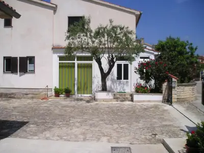 Außenansicht des Gebäudes. Haus Blick