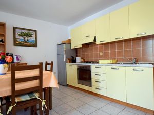 23433913-Ferienwohnung-8--300x225-2