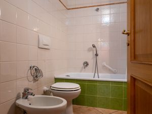 23860953-Ferienwohnung-4--300x225-5