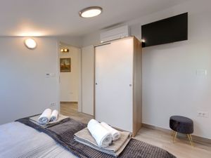 23861311-Ferienwohnung-4--300x225-5