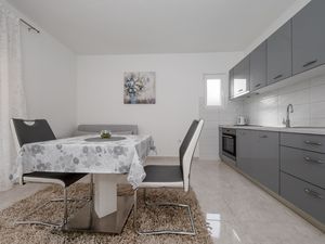 23941636-Ferienwohnung-2--300x225-3