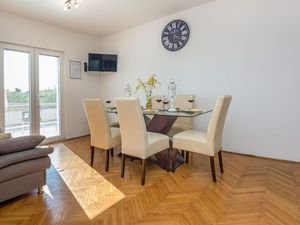 23942715-Ferienwohnung-6--300x225-2