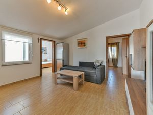 23942729-Ferienwohnung-6--300x225-3