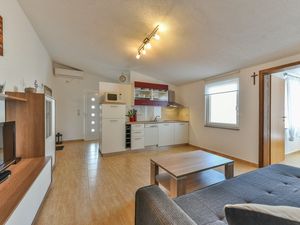 23942729-Ferienwohnung-6--300x225-5