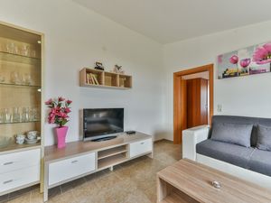 23942732-Ferienwohnung-3--300x225-5